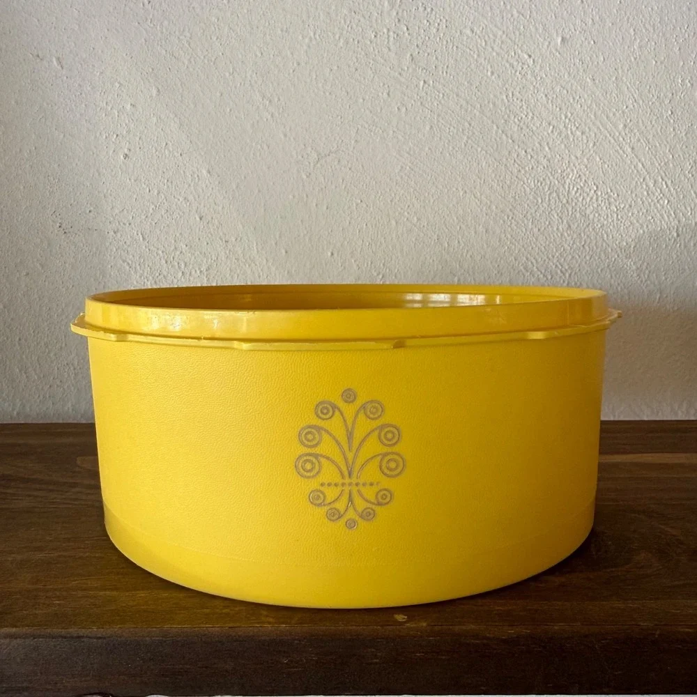 Vintage Tupperware Harvest Gold Stackable Canister Storage Container #1204-6